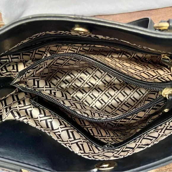 Tignanello Black Genuine Italian Leather Purse - Picture 7 of 9